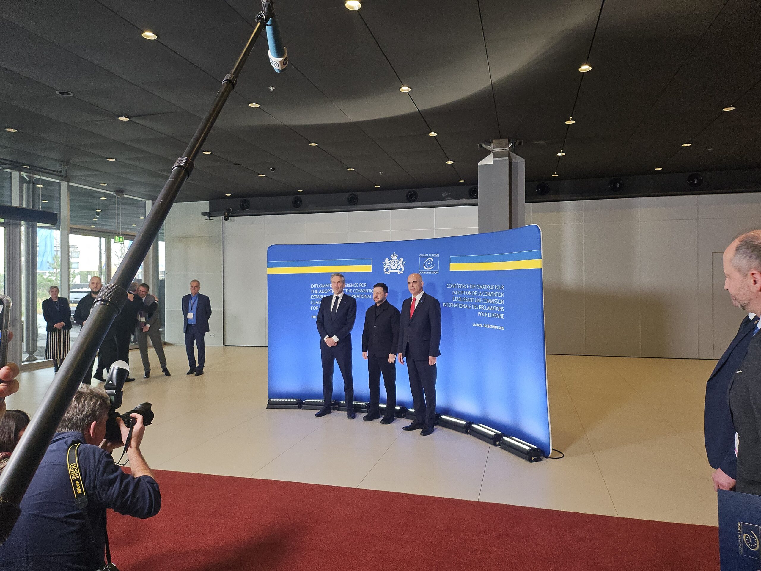 Dutch back Ukraine claims commission during Zelensky's visit