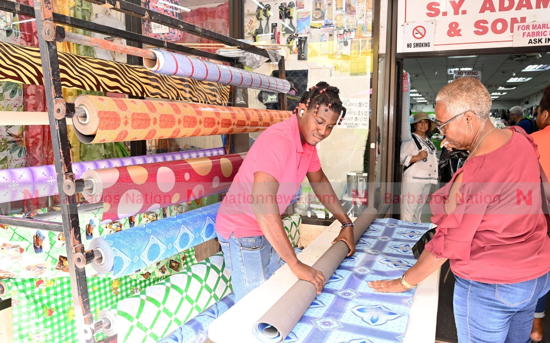 Early birds hit The City for Christmas deals