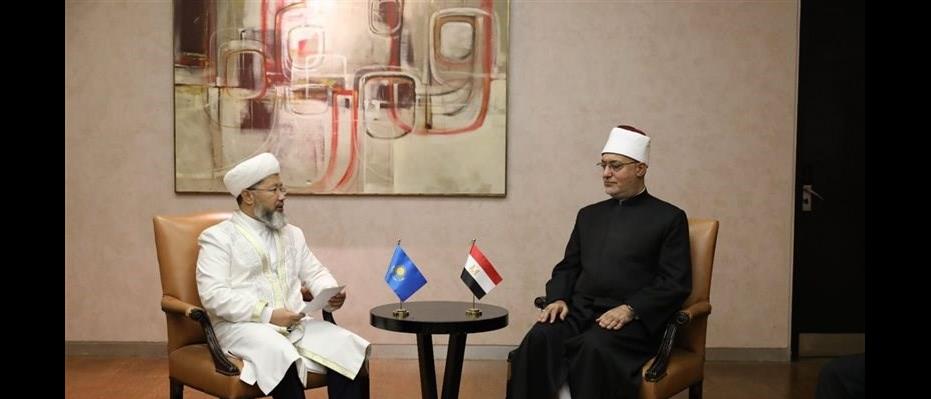 Grand mufti discusses with mufti of Kazakhstan ways to expand coordination between fatwa institution