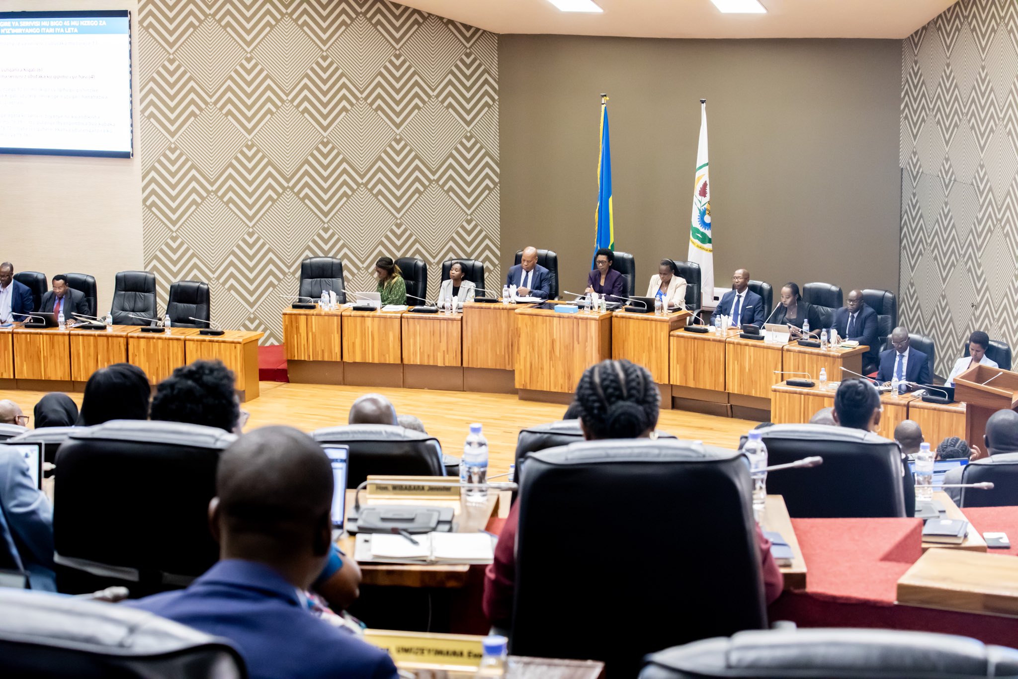 How the Chamber of Deputies’ Yearly Cycle Shapes Lawmaking and Accountability