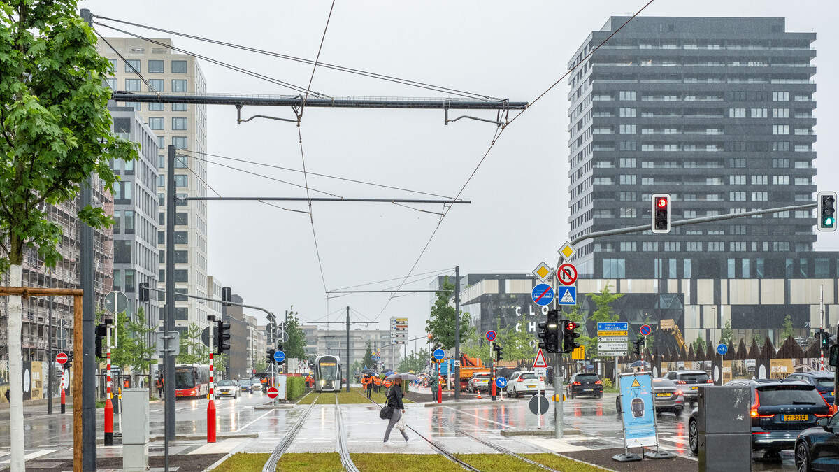 Demand for office space is strong in areas with strong public transport links, the report found