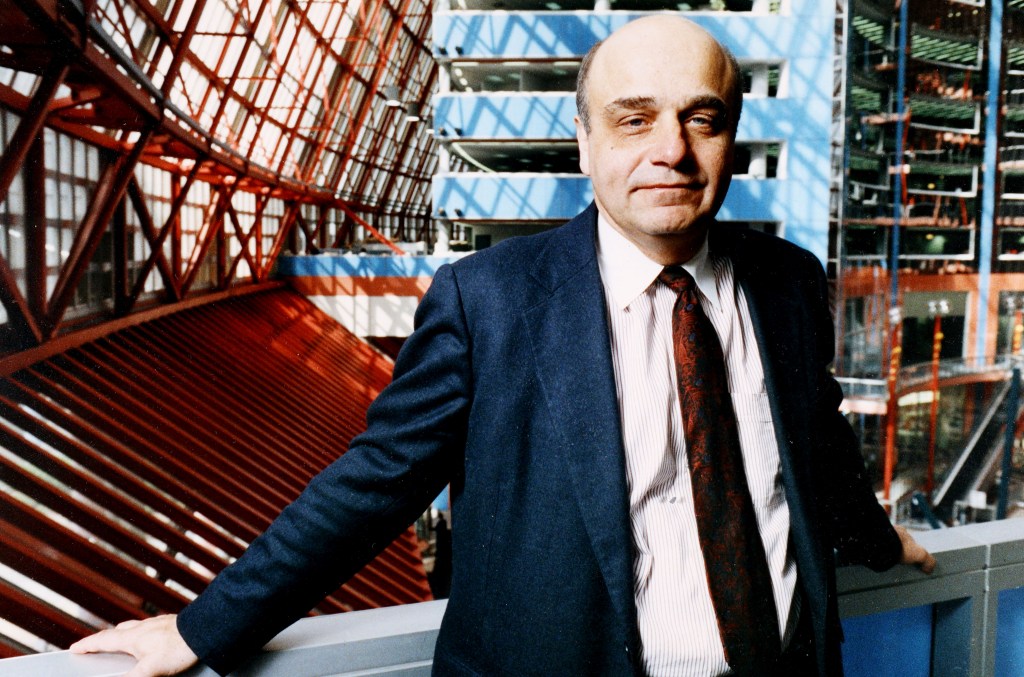 Jan Grayson, who led state's department of commerce, dies at 84