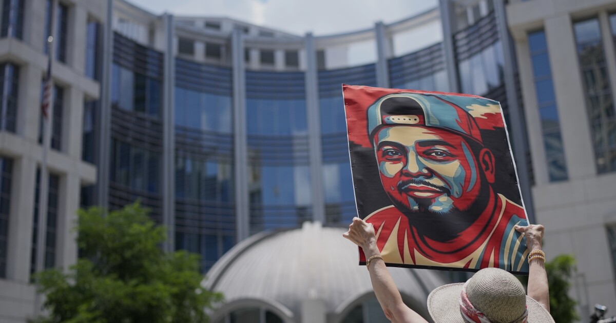 Judge delays TN trial for Kilmar Abrego Garcia