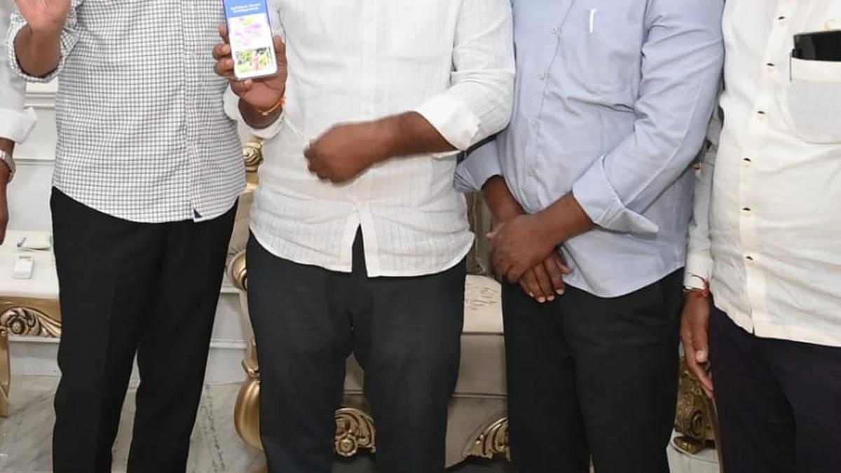 KTR unveils QR code-embedded shawl showcasing Telangana’s heritage, projects