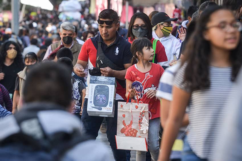 Crowds of families Christmas shopping in downtown Mexico City