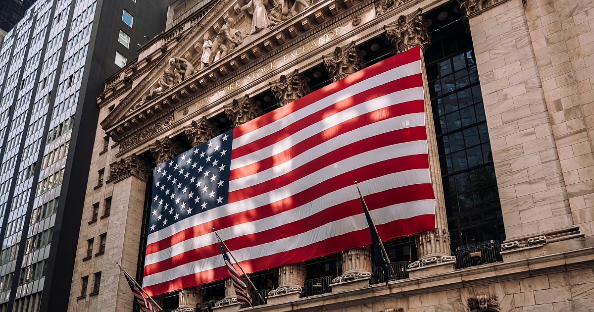 Oracle's 7% Surge Pushes Tech-Heavy Nasdaq Up 1%