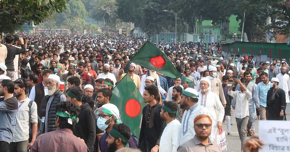 Osman Hadi’s janaza: Crowds gather on Manik Mia Avenue