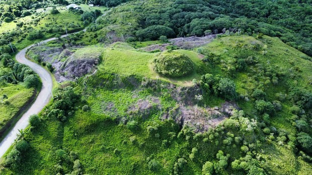 Palau High School Students Unearth Ancient Treasures at Ngerkelalk Terraces