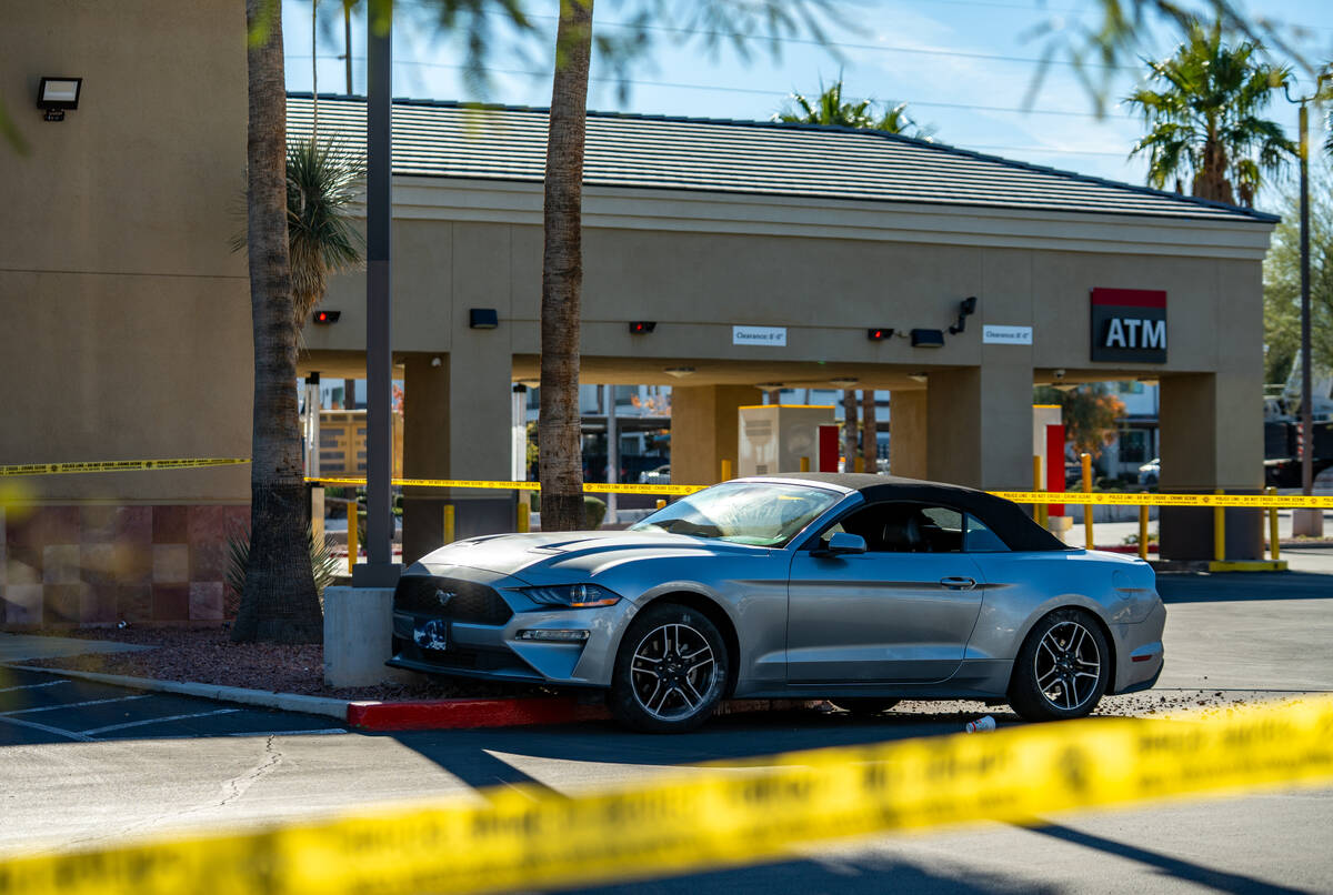 Police say 2 injured, suspect arrested in central Las Vegas carjacking ...