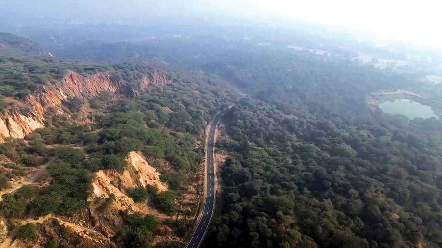 SC stays its own order on Aravalli definition row