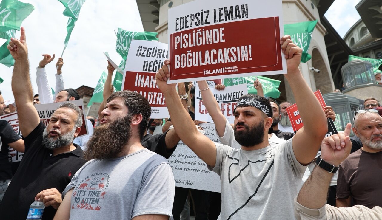 Satirical Magazine’s Demise Highlights Turkey’s Free Speech Decline