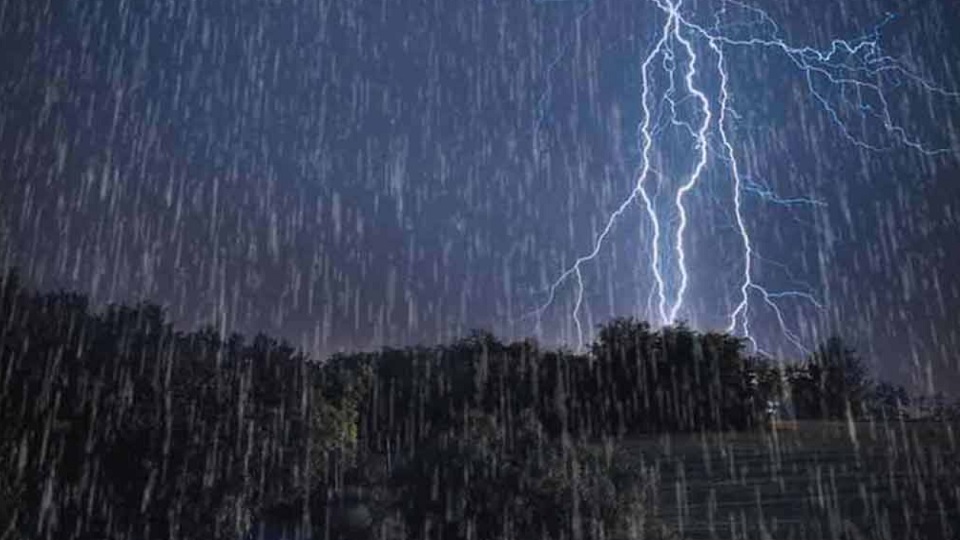 Severe Lightning Advisory Issued for Western, Sabaragamuwa Provinces and Galle, Matara Districts Until 11 PM