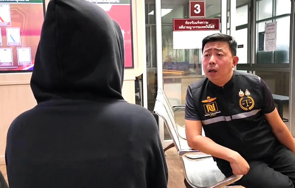 Teenager reports to Udon Thani police after running away from home. Reports sexual abuse by her father