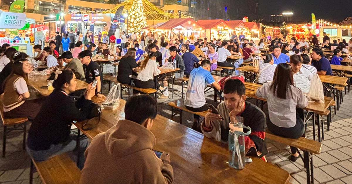 Thongtaek Fair Christmas Market 2025 Kicks Off in Vientiane