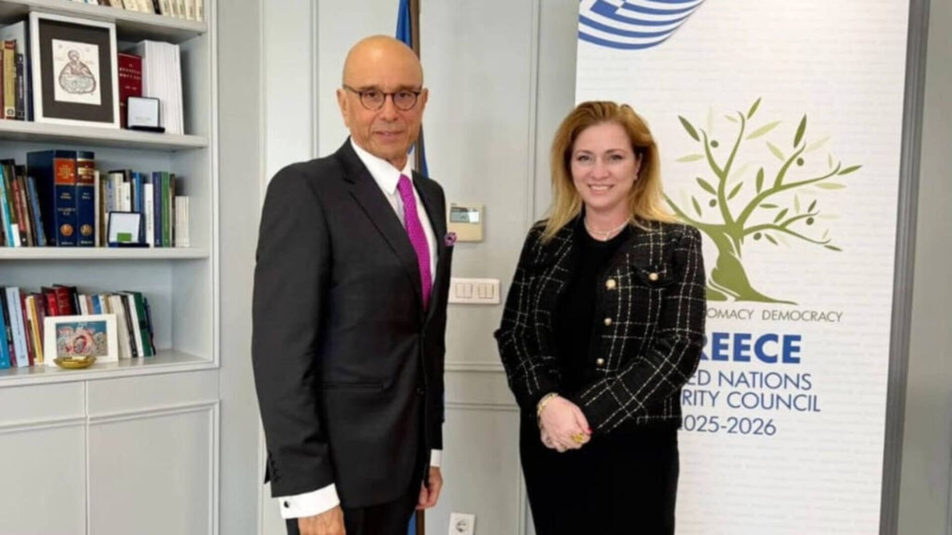 Tripidakis briefs Myrogianni on Diaspora issues