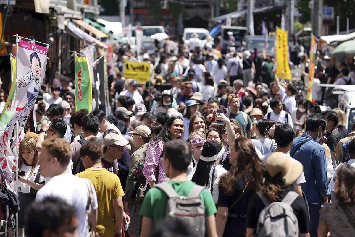 Tsukiji Market Urges Tourists to Avoid Visiting in Year-End