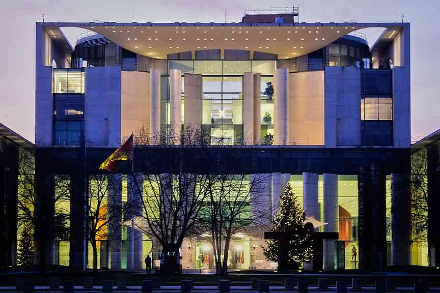 Ukraine offers to end its bid to join NATO | The Arkansas Democrat-Gazette