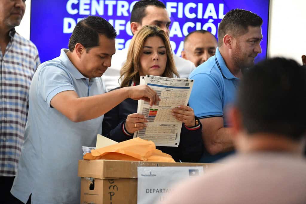 Why Honduras Still Has No President Days After a Razor Thin Vote