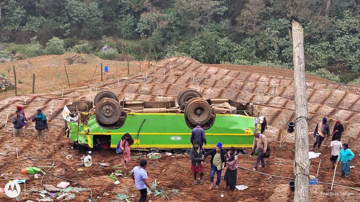 30 people injured after mini bus falls off road in the Nilgiris ...