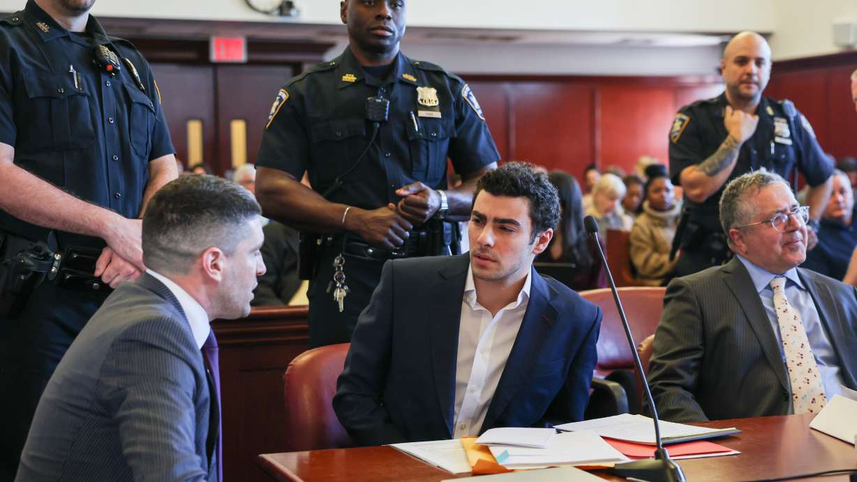 A man impersonating an FBI agent tried to get Luigi Mangione out of jail, authorities say