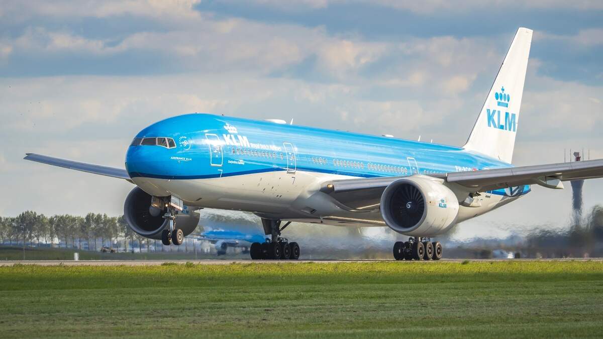 The passengers had been due to travel on a KLM flight between Vienna and Lima