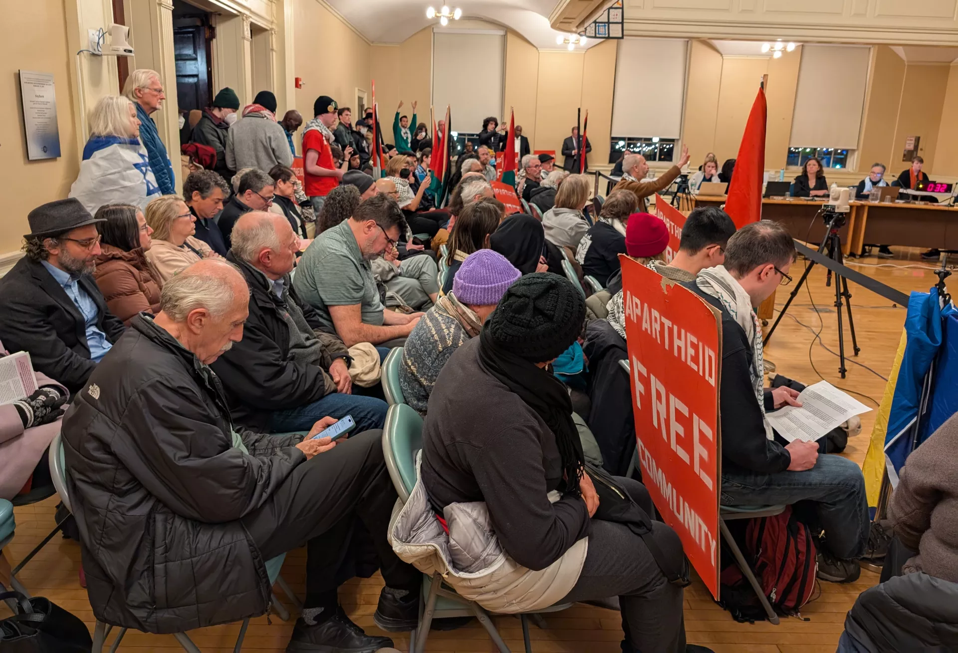 Burlington City Council Will Vote Again on ‘Apartheid-Free’ Resolution