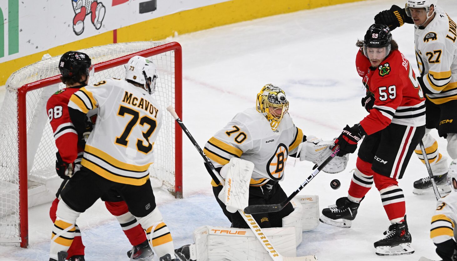 Carelessness creeps into Blackhawks' game in loss to Bruins