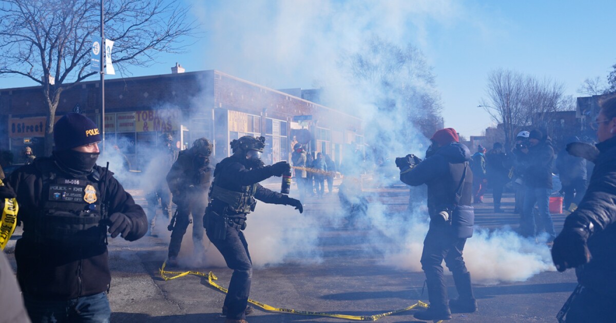 Federal agents involved in Minneapolis shooting remain on duty