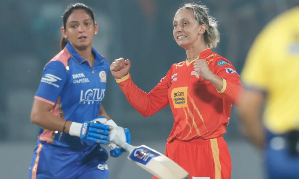 Harmanpreet 82* in vain as Gujarat Giants break Mumbai Indians hoodoo and seal Eliminator spot