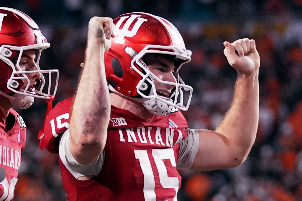 Indiana wins first national title, beating Miami, 27-21, in CFP final