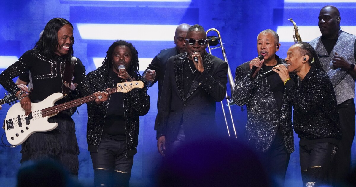 Lionel Richie and Earth, Wind & Fire to perform in the Valley this August