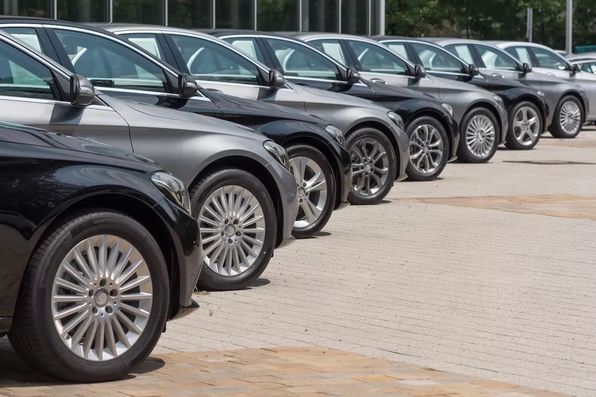 New car registrations increase in 2025, driven by strong December performance