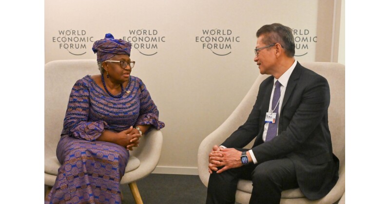 Paul Chan attends the World Economic Forum Annual Meeting in Switzerland; spotlights Hong Kong’s advantages as an international hub for trade and finance