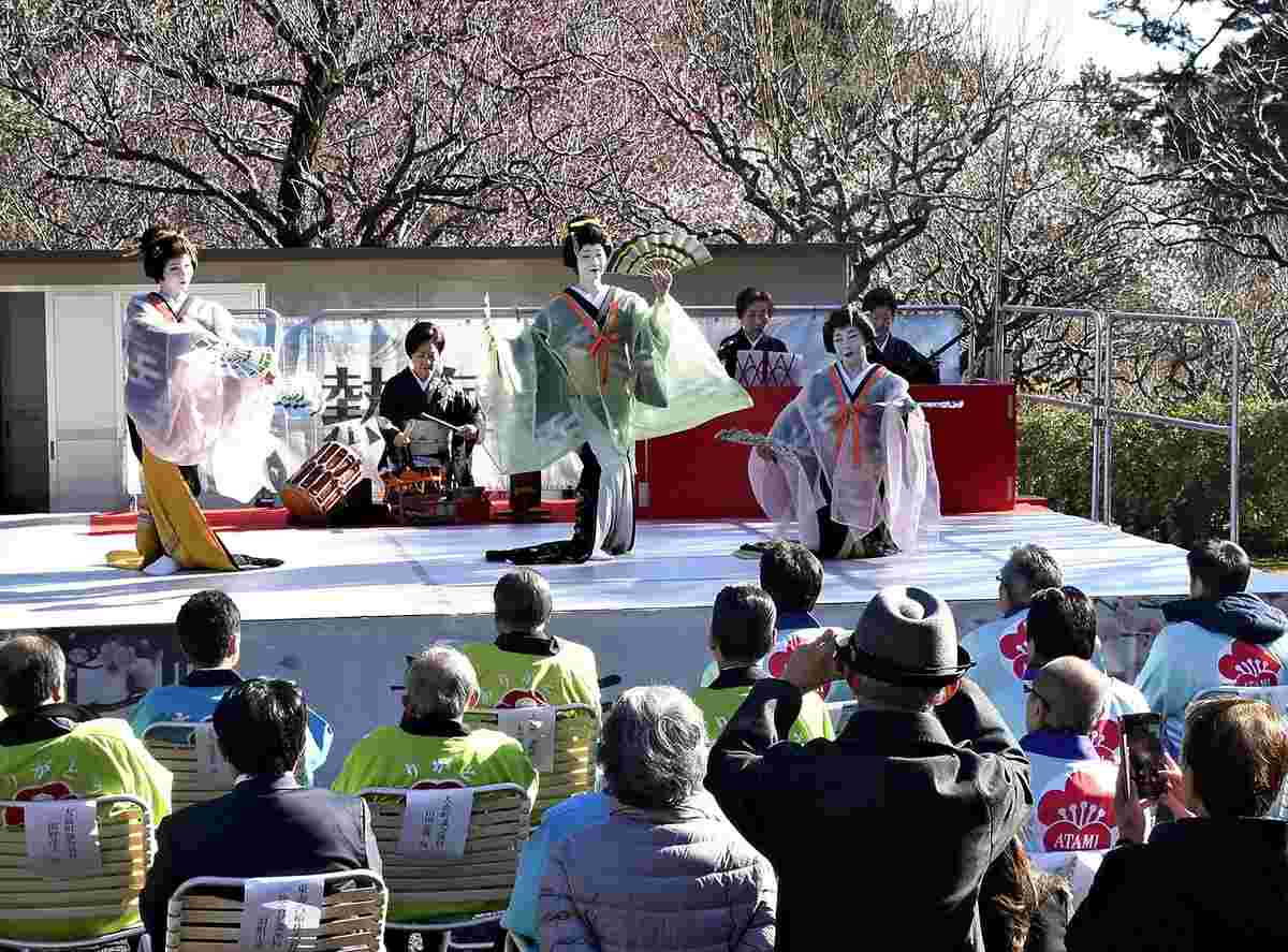 Plum Blossom Festival in Atami Opens with Traditional Dance, Taiko Drumming