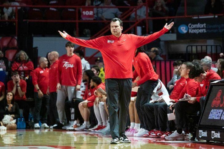 SLIDE SHOW: Tops drop home game to Kennesaw State