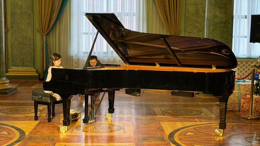 Steinway & Sons grand piano worth 25 million soms installed at Opera Theater -