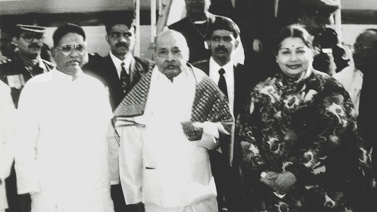 Tamil Nadu CM vs. Governor: When eggs, stones were hurled at Channa Reddy’s convoy and Jayalalithaa sought his recall in 1995