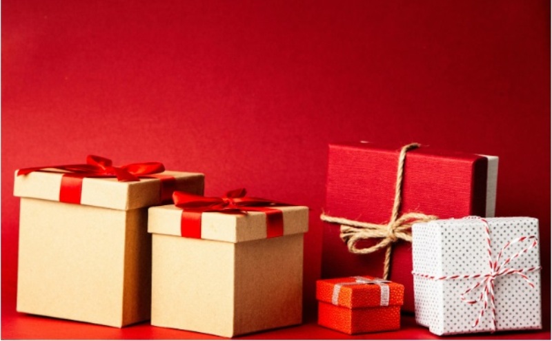 Traditional and Modern Wedding Anniversary Gift Ideas