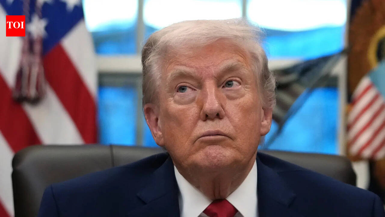 Trump signs executive order to impose tariffs on countries supplying oil to Cuba