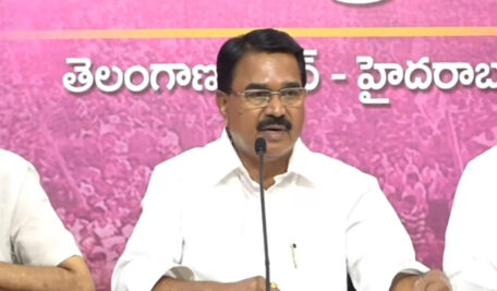 Vote for Congress like giving licence for district reorganisation, says Niranjan Reddy