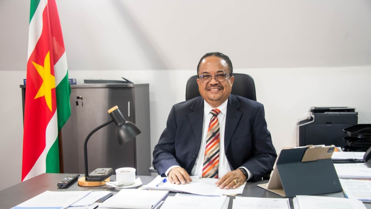 Vp Rusland naar Zwitserland om Suriname te vertegenwoordigen bij World Tourism Forum