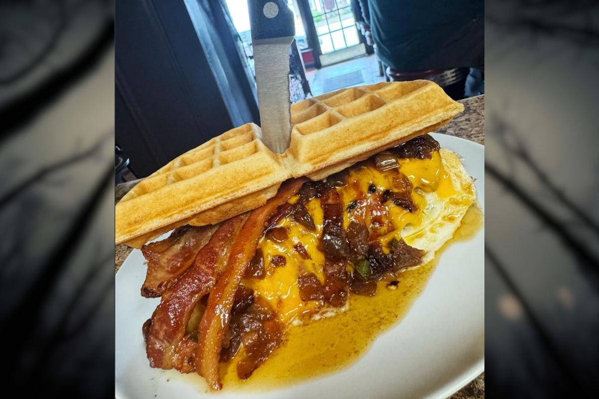 What makes Missy’s Main Street Cafe a must-visit spot?