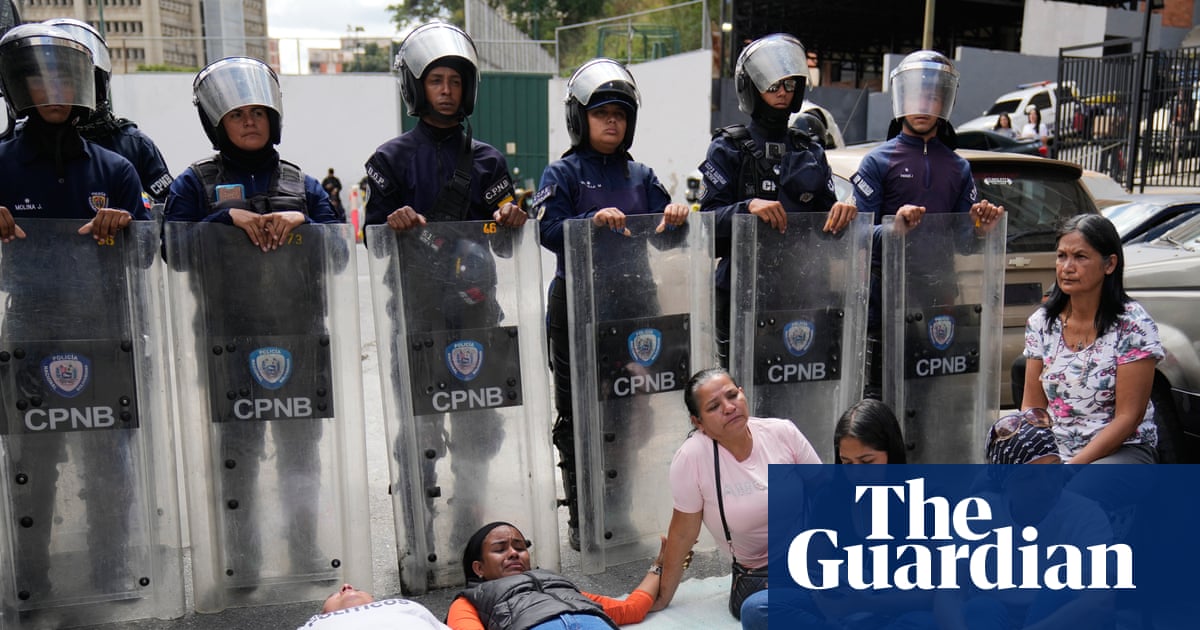 ‘It’s a farce’: families of Venezuela political prisoners still await their release | Venezuela