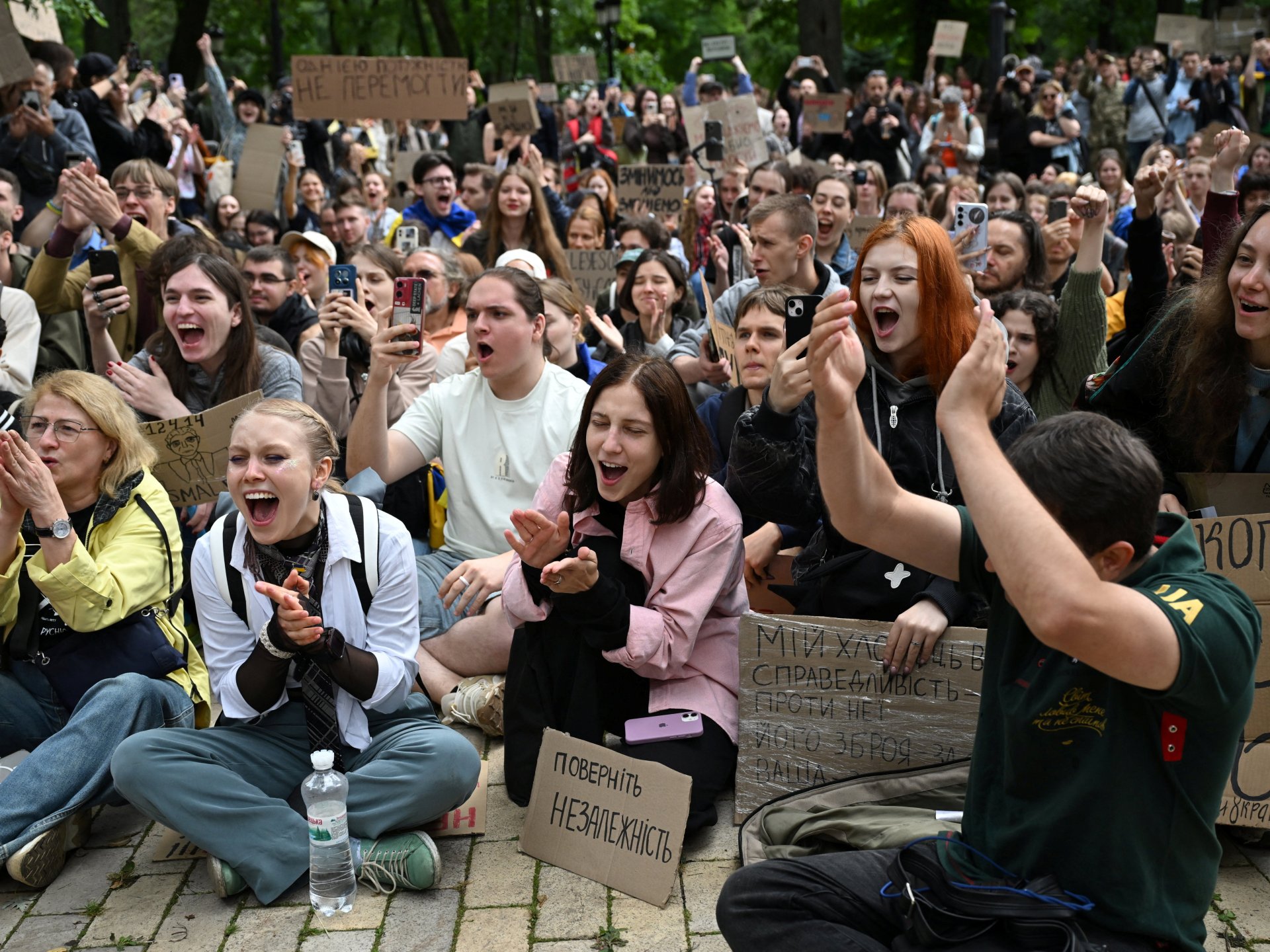 ‘Not an easy process’: How is Ukraine, and Zelenskyy, tackling corruption? | Russia-Ukraine war News