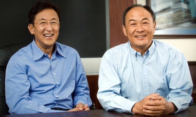 AI surge propels two Chinese-born tech founders to $14B wealth gain