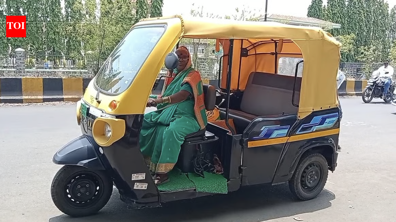 At 65, why this woman started driving an auto rickshaw: “I used to stay at home, but I realized ..."