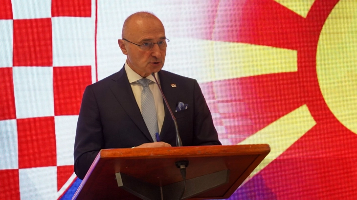 Croatian Foreign Minister Radman urges speedy integration of Macedonia in the EU