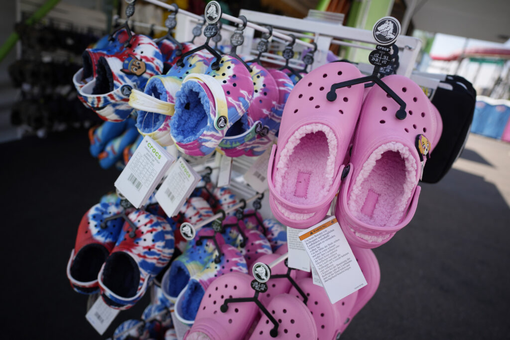 Crocs had a good holiday season but still struggles under the heel of tariffs