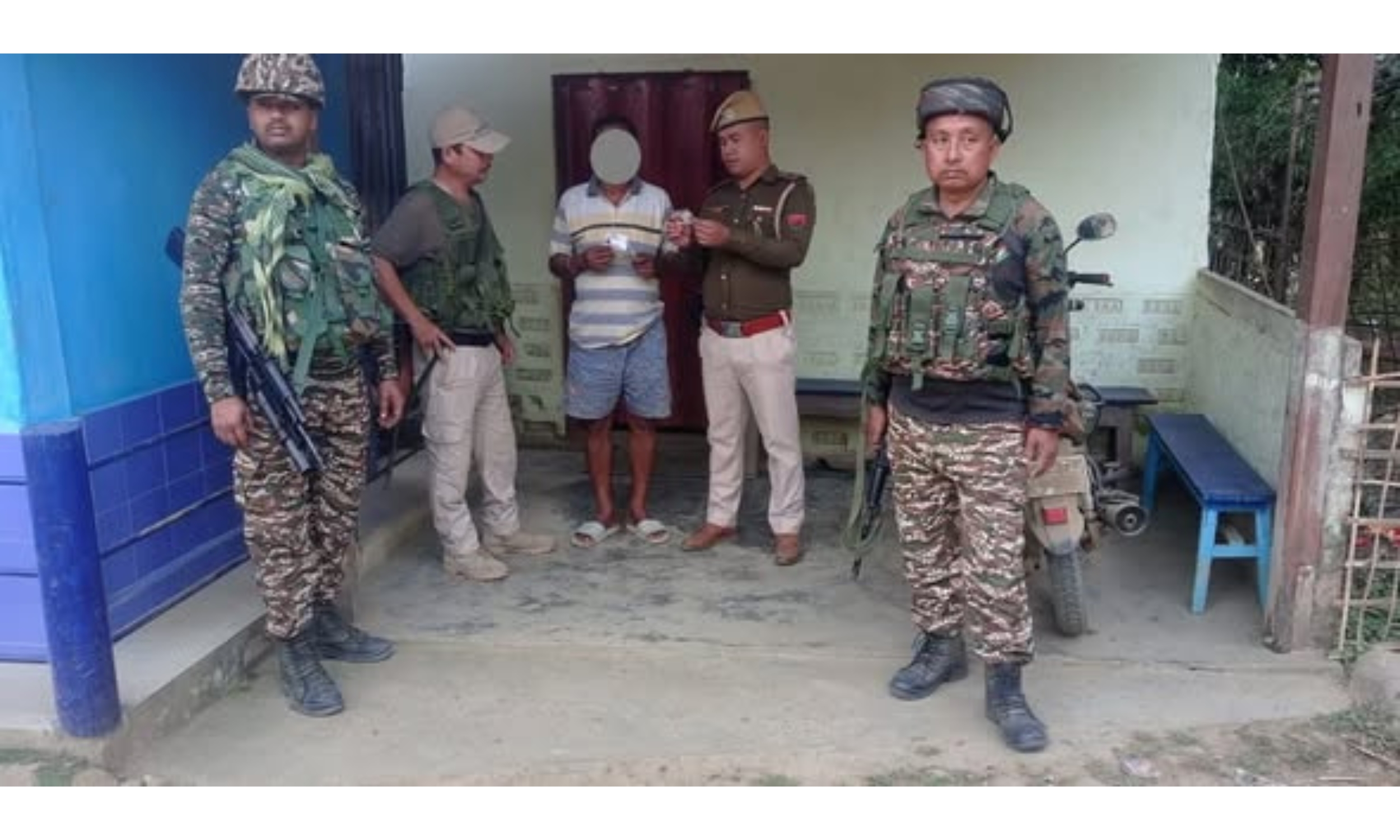 Eight insurgents arrested in multi-district joint operation