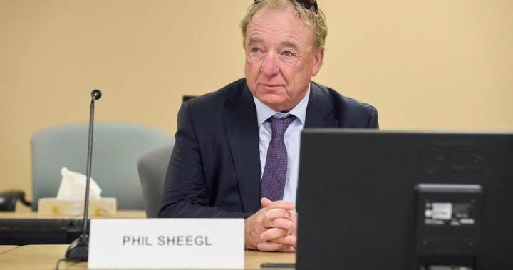 Former Winnipeg bureaucrat questioned at inquiry on money from contractor - Winnipeg